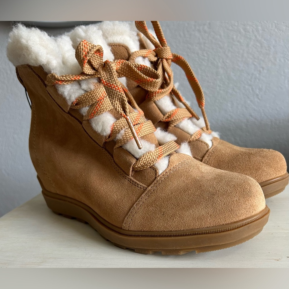 Sorel Evie II Cozy bootie, tan brown, off white Sherpa, Wedge, women’s 9. - Picture 4 of 10